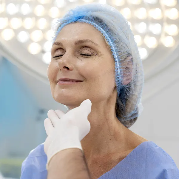 Img-cirujano-plastico-en-bogota-ServiciosHome-2025-Faciales